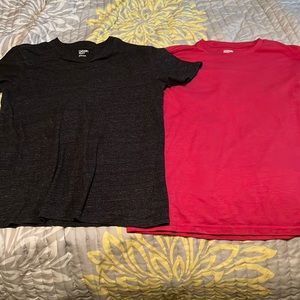 Urban Pipeline Men’s super  Soft short sleeve shirt size small (2 shirts)